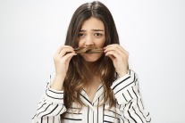 how to avoid greasy hair